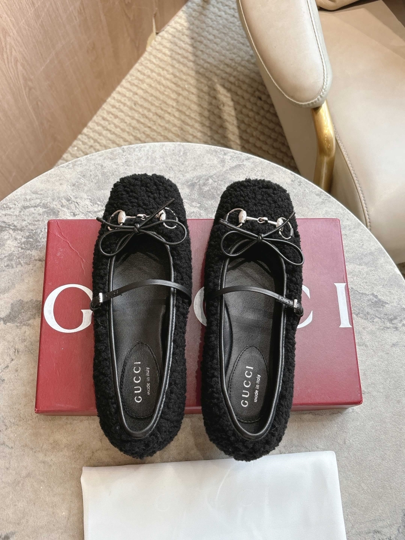 Gvc*1 flat shoes